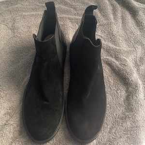 Woman’s black shoes